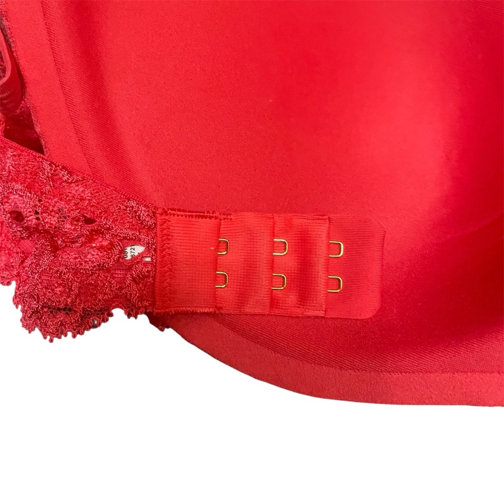 Victoria’s Secret Red Lace Padded Demi Bra - Picture 5 of 6
